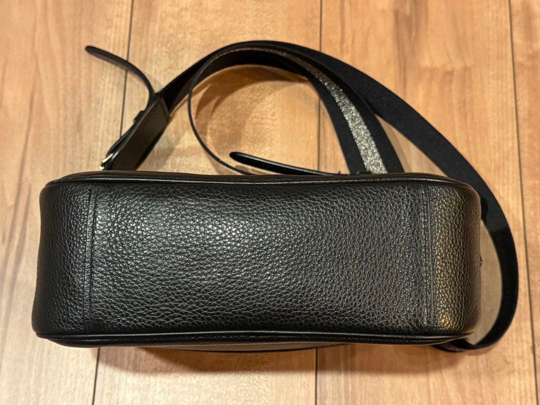 正規品 COACH (コーチ) レザーショルダーバッグ ブラック ゴールド