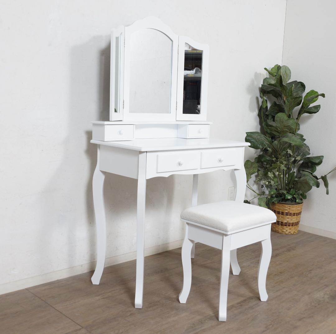 【新品・未使用】　ヨーロピアン調　猫脚　ドレッサー＆チェアー　セット ヨーロピアン調 猫脚 ドレッサー＆チェアー セットLEDの女優ライト付き