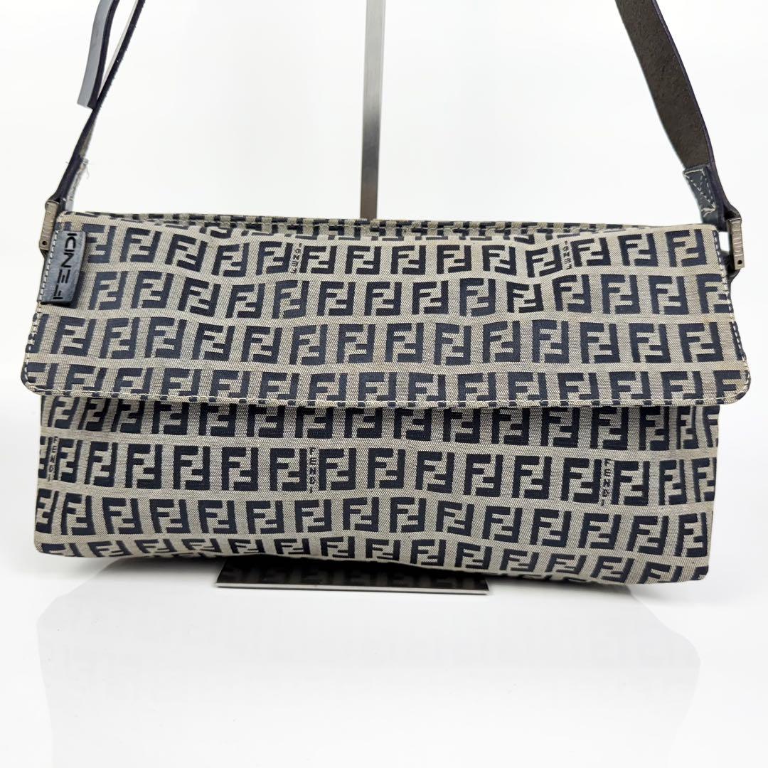 FENDI フェンディ ズッキーノ ワンショルダーバッグ 肩掛け カバン グレー