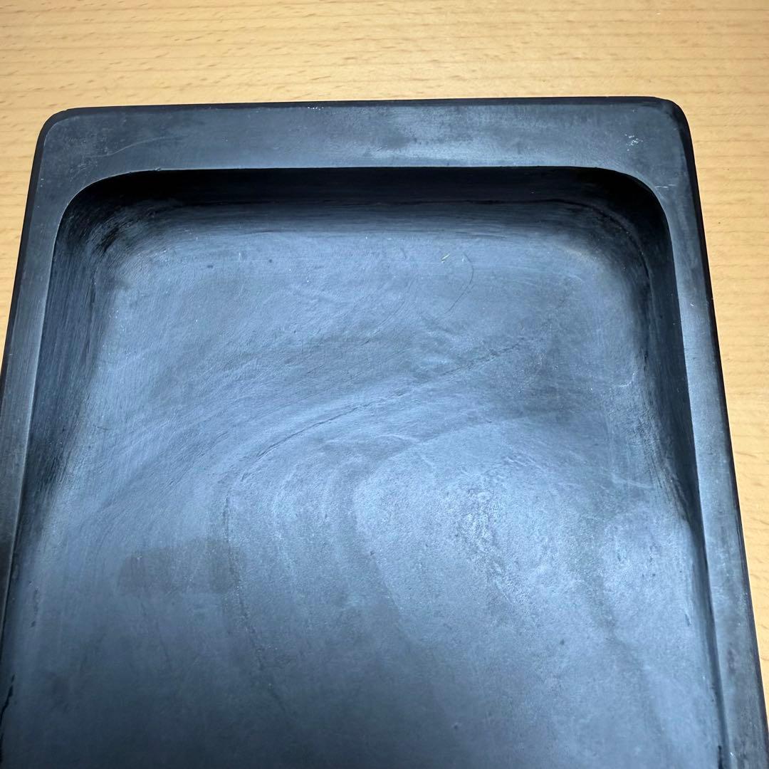 雨畑硯　横12.1cm 縦18.1cm 高さ3.4cm 重さ1531g