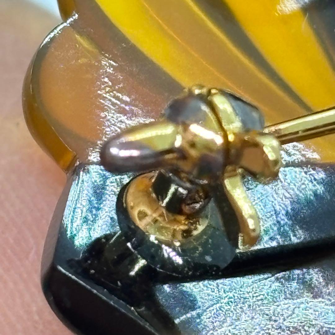 111405 本鼈甲 白甲 黒甲 k18 血赤珊瑚 花芯 ネックレス兼ブローチ