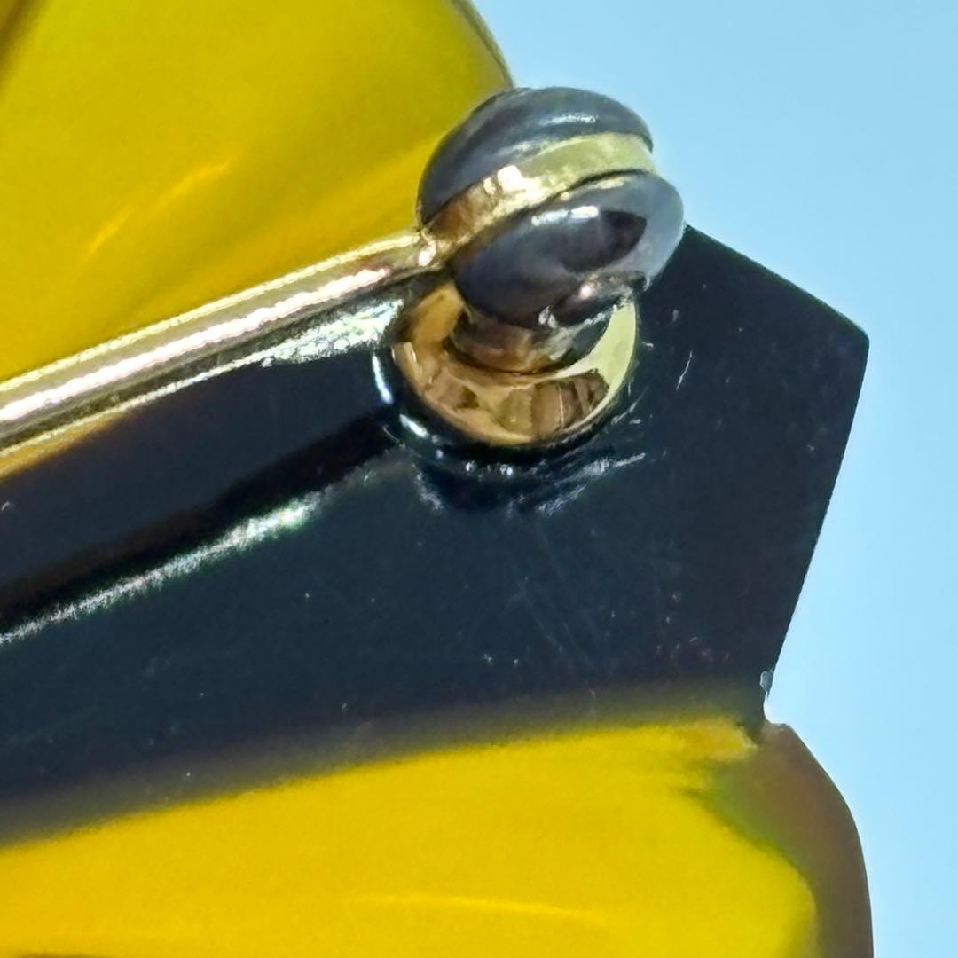 111405 本鼈甲 白甲 黒甲 k18 血赤珊瑚 花芯 ネックレス兼ブローチ