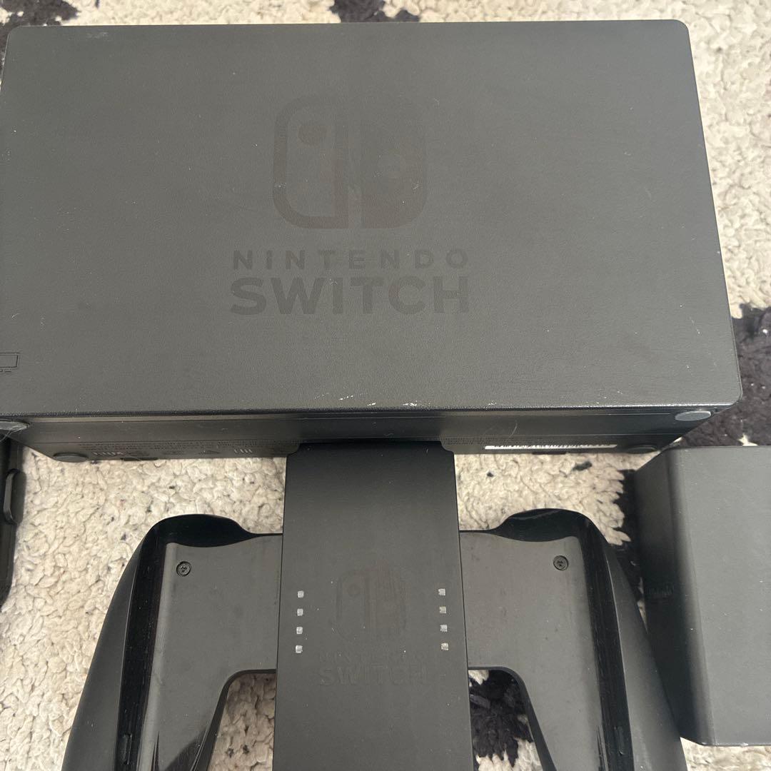 【メルカリ便】Nintendo Switch 本体 Joy-Con付き