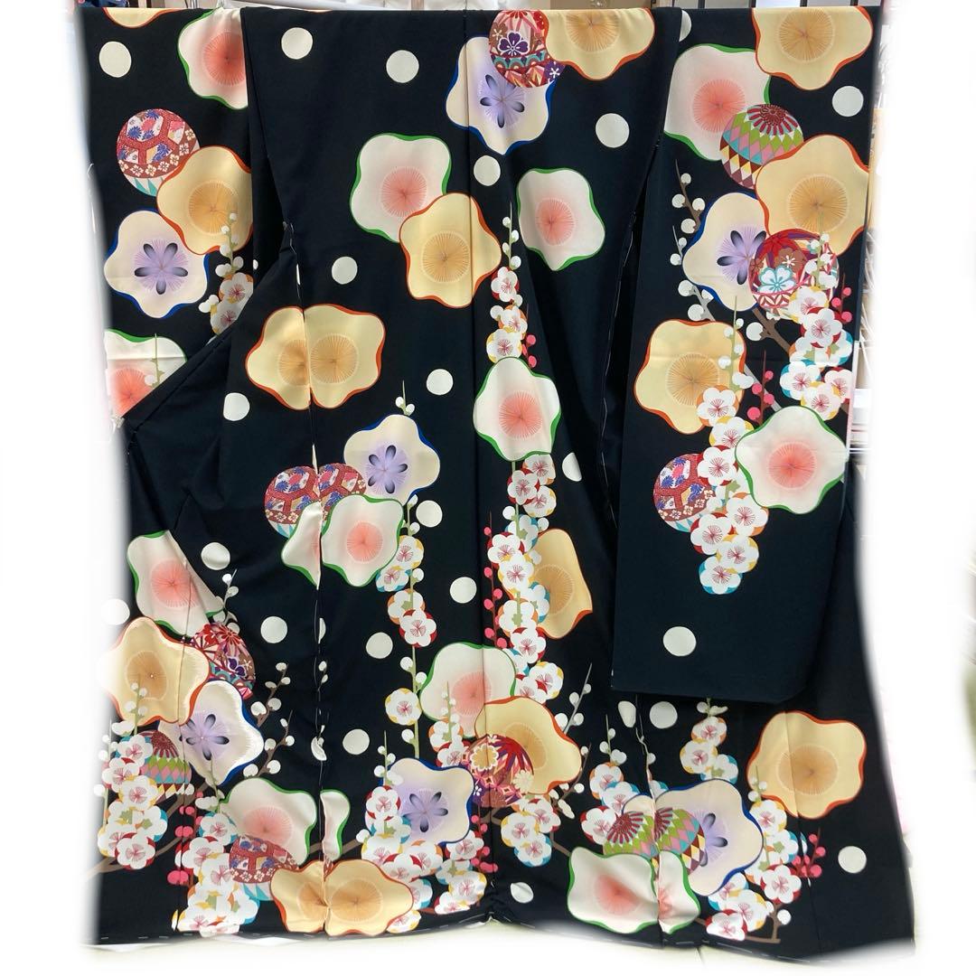 ☆新品未使用☆化繊　未仕立て　リメイク　黒系花模様振袖 ☆新品未使用☆女性用振袖 化繊 未仕立て 黒系花模様振袖 リメイク 振袖