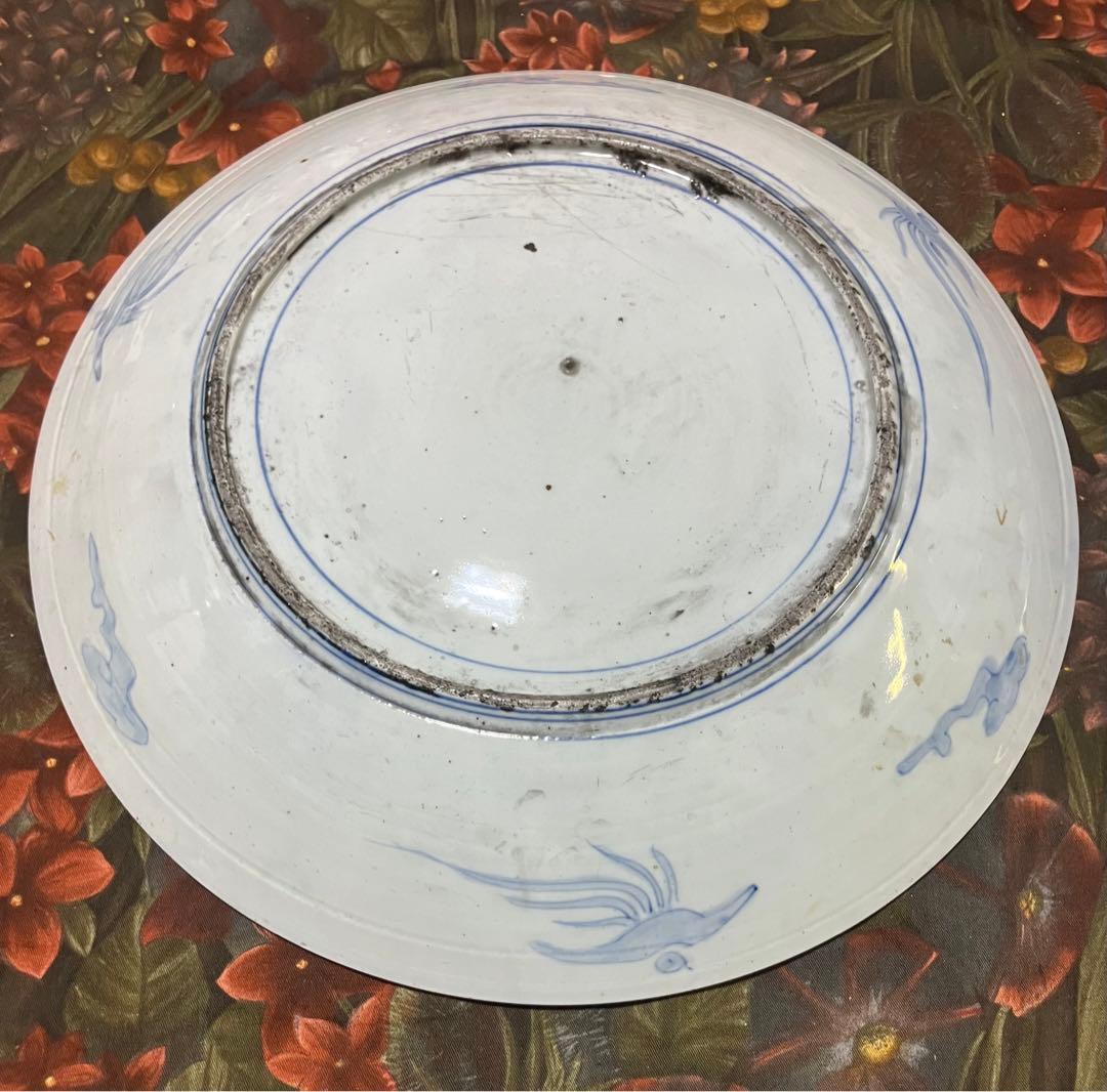 旧家蔵出し品 古伊万里 古い大皿 手書き色絵 瑞雲花 共を連れた貴族 鶴