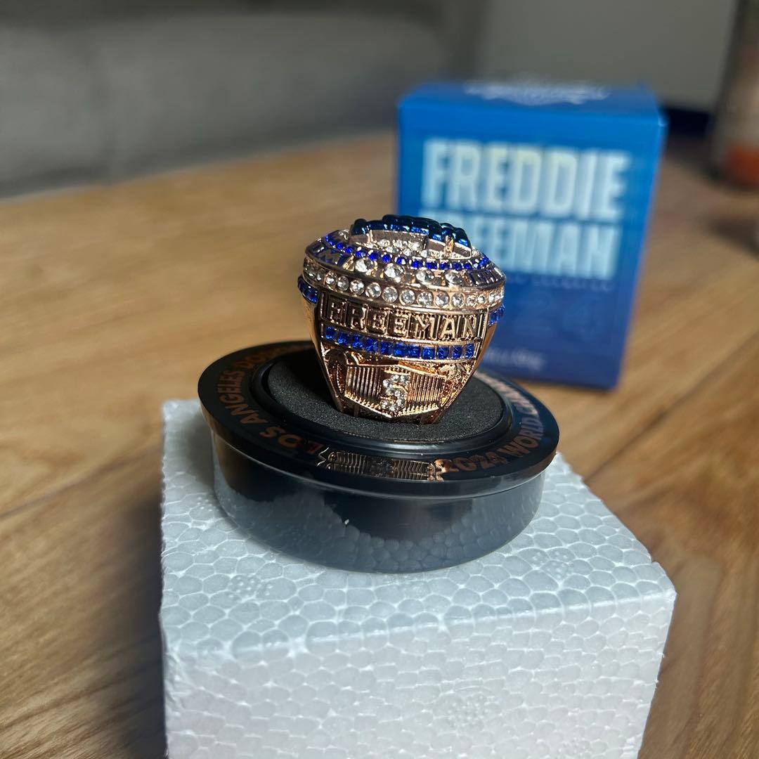 球場配布限定 ドジャース WSチャンピオンリング フリーマン - メルカリ