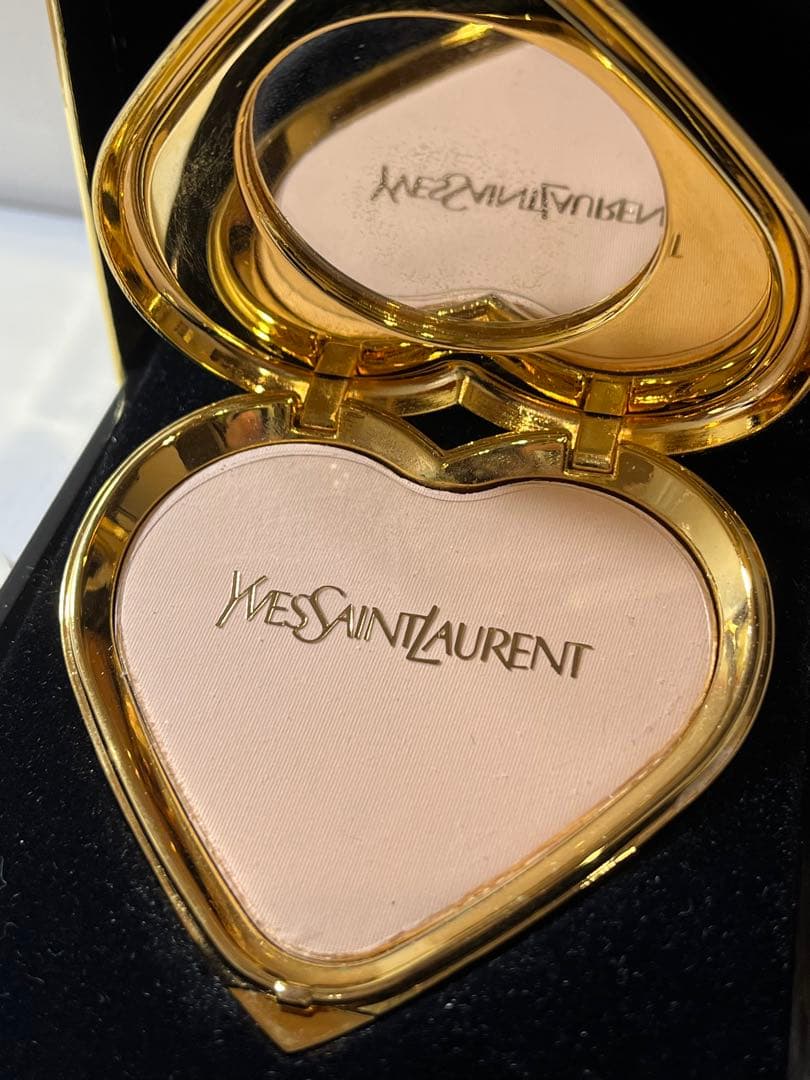 イヴ・サンローラン シルキーフィニッシュプレストパウダー No.3 ヴィンテージ