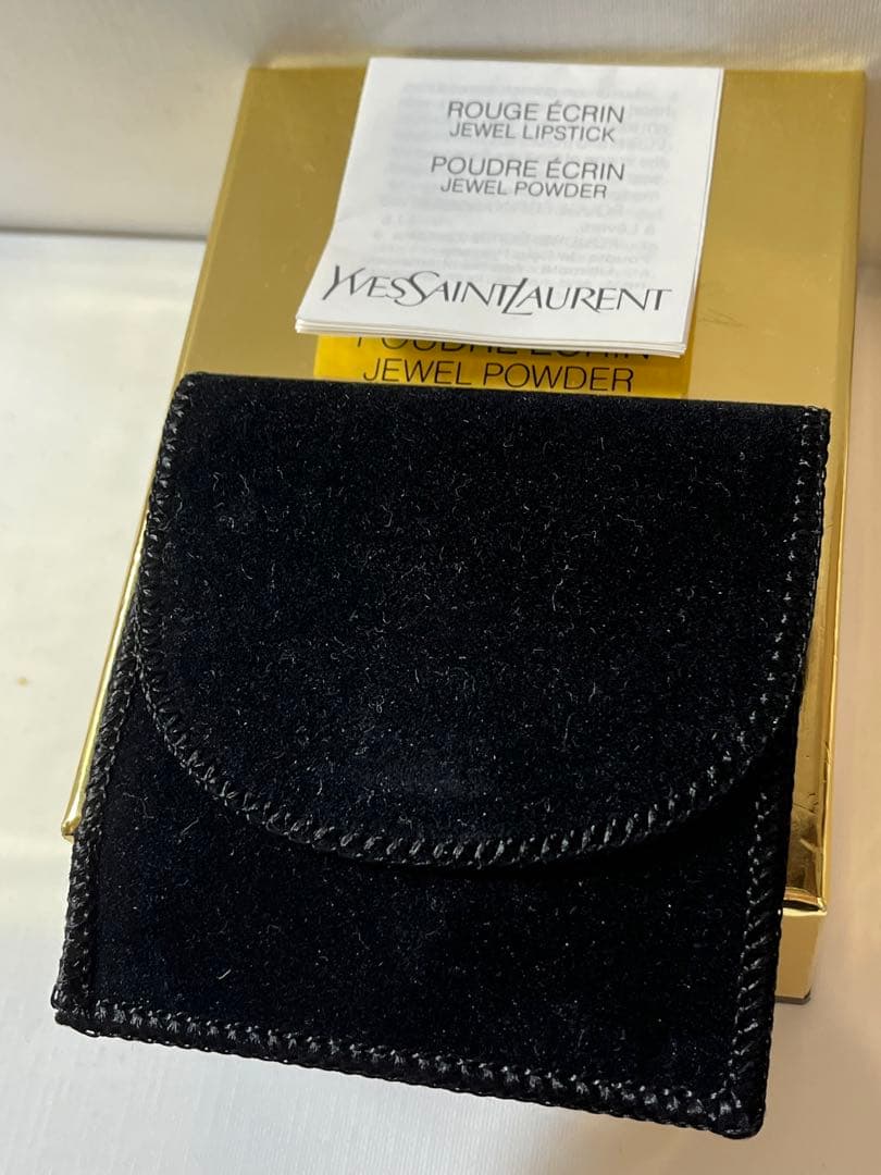 イヴ・サンローラン シルキーフィニッシュプレストパウダー No.3 ヴィンテージ