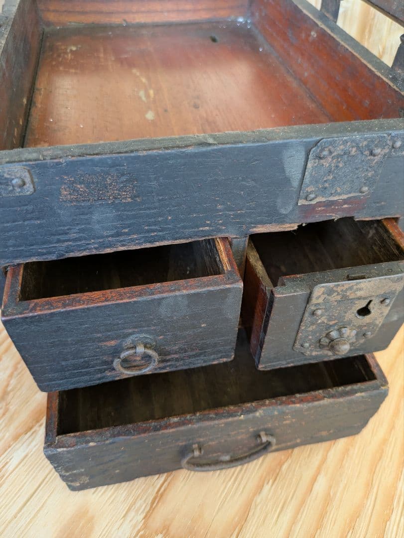 木製文箱 引き出し3個 黒と赤柄