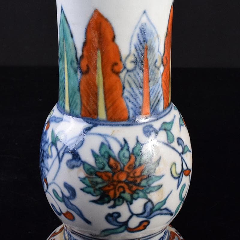 中国　大明萬暦年製　豆彩　花卉文　尊式瓶　V　R7686