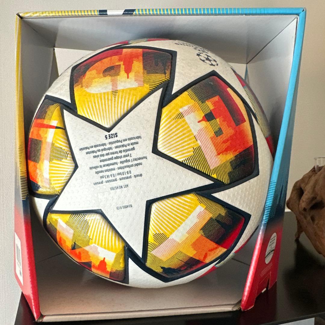 早い者勝ち UEFAチャンピオンズリ グ 公式球 サンクトペテルブルク