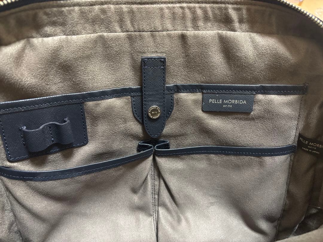 Pelle Morbida ネイビー レザービジネスバッグ