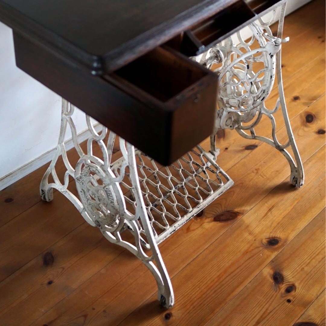 ミシン脚テーブル　アンティーク、作業台、ショップ什器、PCデスク、ガーデニング