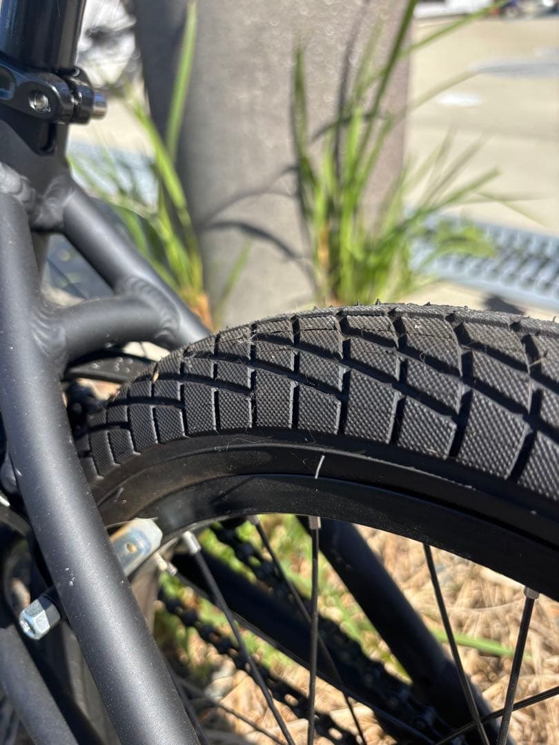 SOLO BMXダーカスワン　16インチ