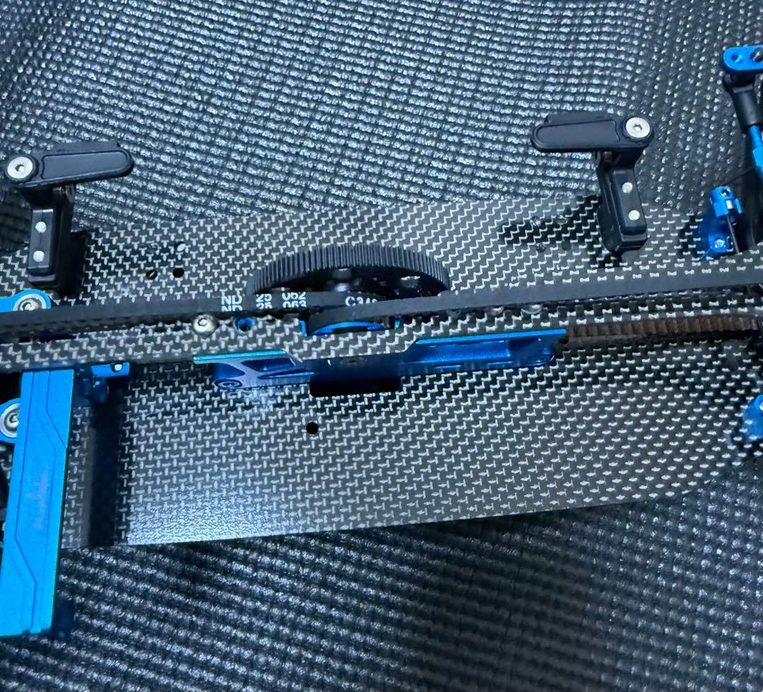 タミヤ　TRF421 (スペアパーツ付き)