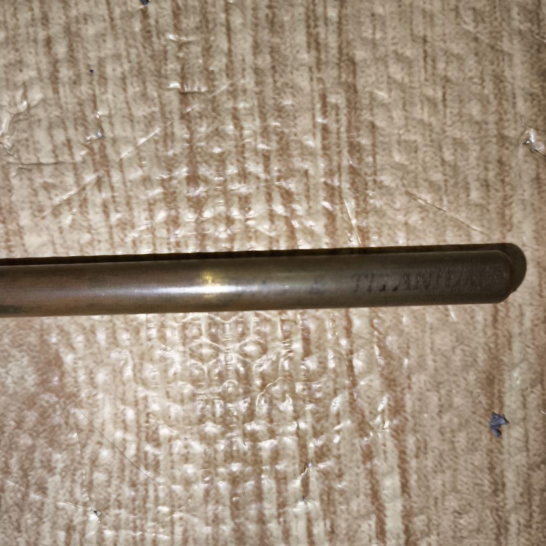 チェロ　エンドピン　8mm（見附精機工業　チタン入り真鍮）