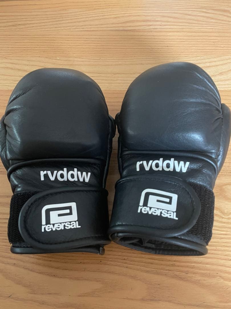 ISAMIボクシンググローブ reversal rvddw黒/白 ISAMIボクシング