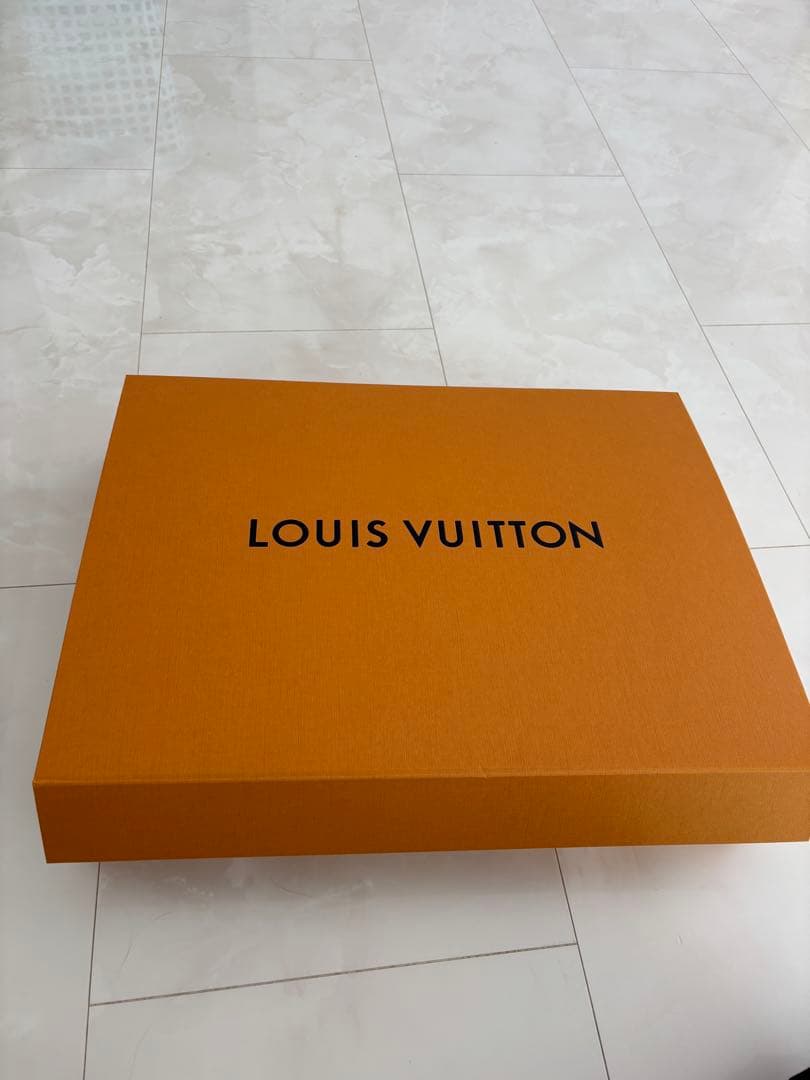 LOUIS VUITTON ピンク&ホワイト ビーチタオル ギフトBOX付き