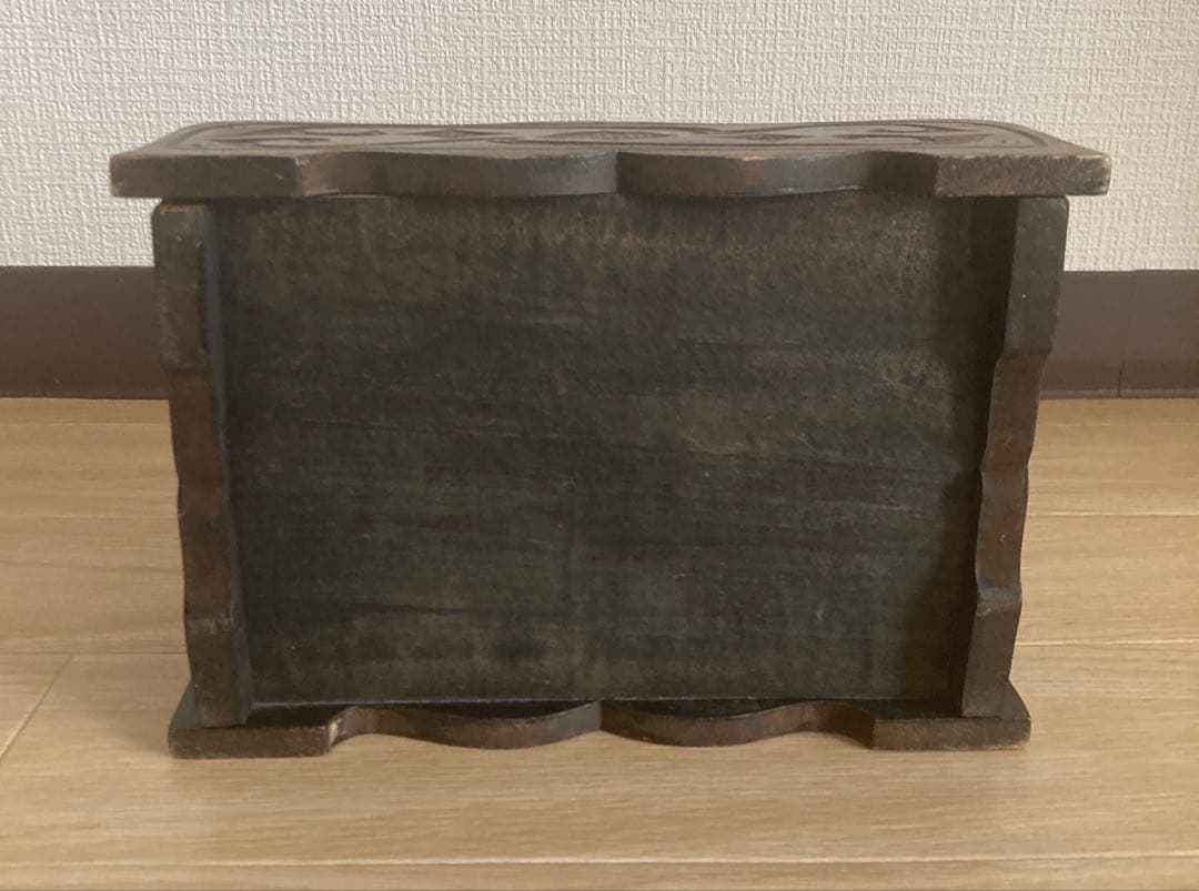 稀少】アイヌ工芸 アイヌ紋様 手つき盆 シントコ小物入 脚付