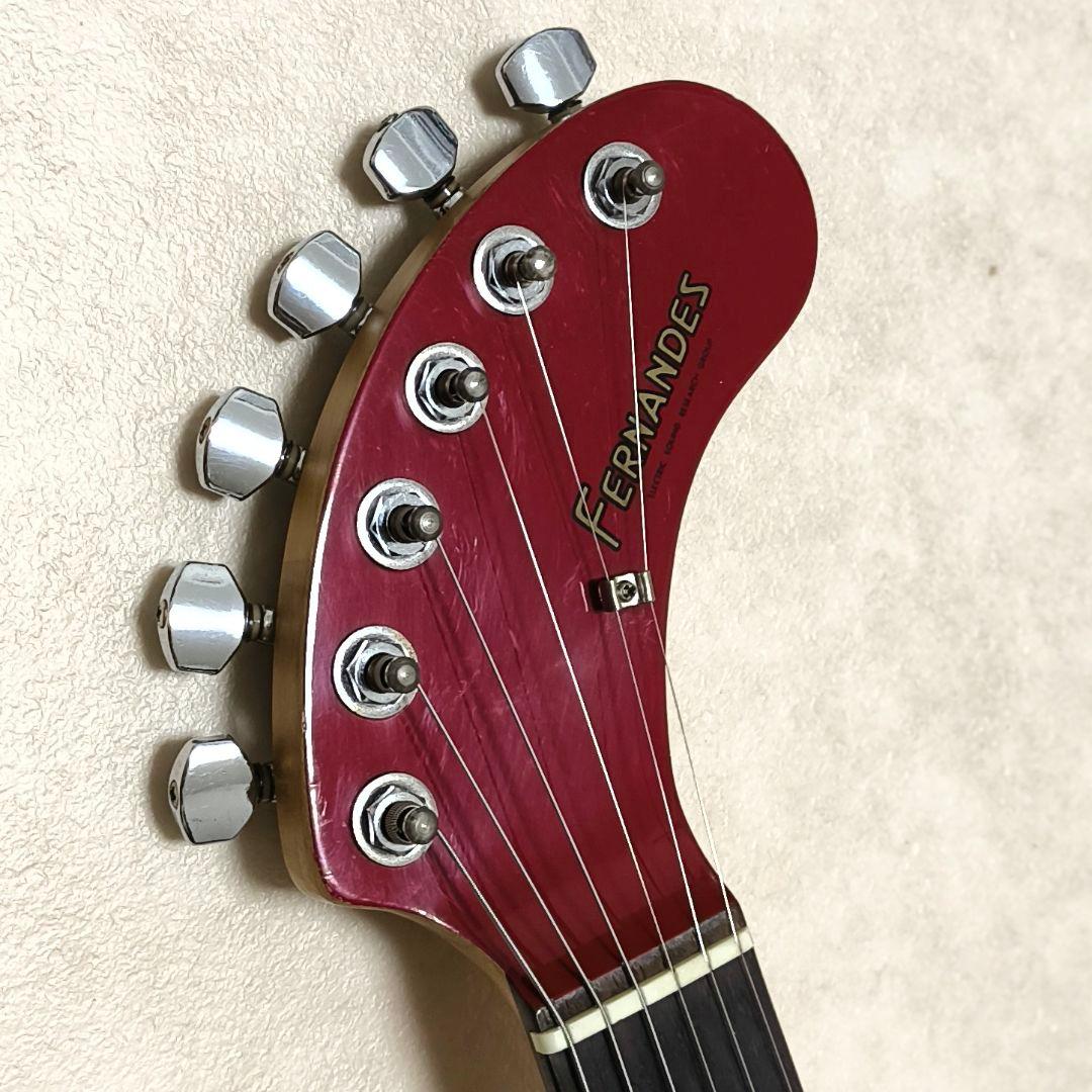 【美品】ZO-3 レッド アンプ内蔵ミニギター ヘッドフォン端子付 ミニギター