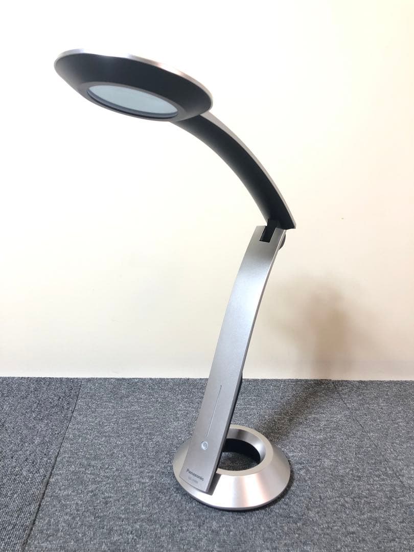 未使用品!!】Panasonic LEDデスクライト SQ-LD600-S - メルカリ