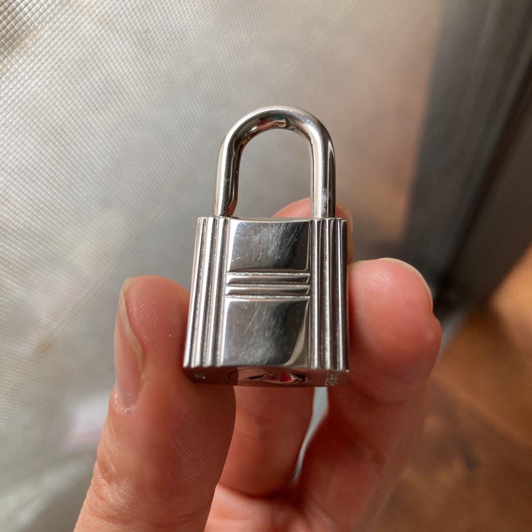 正規品 HERMES エルメス カデナ 南京錠 鍵 シルバー