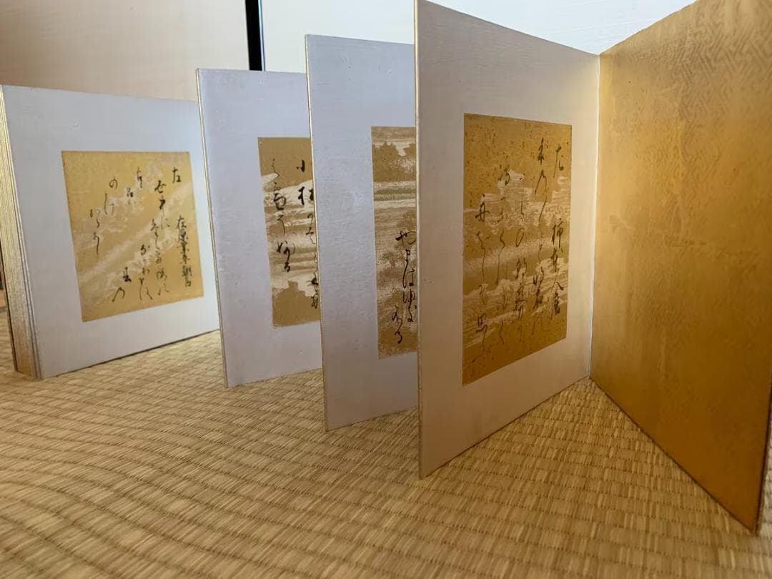 三十六歌仙 純金装飾 金襴表紙 和歌折帳 36面 - メルカリ