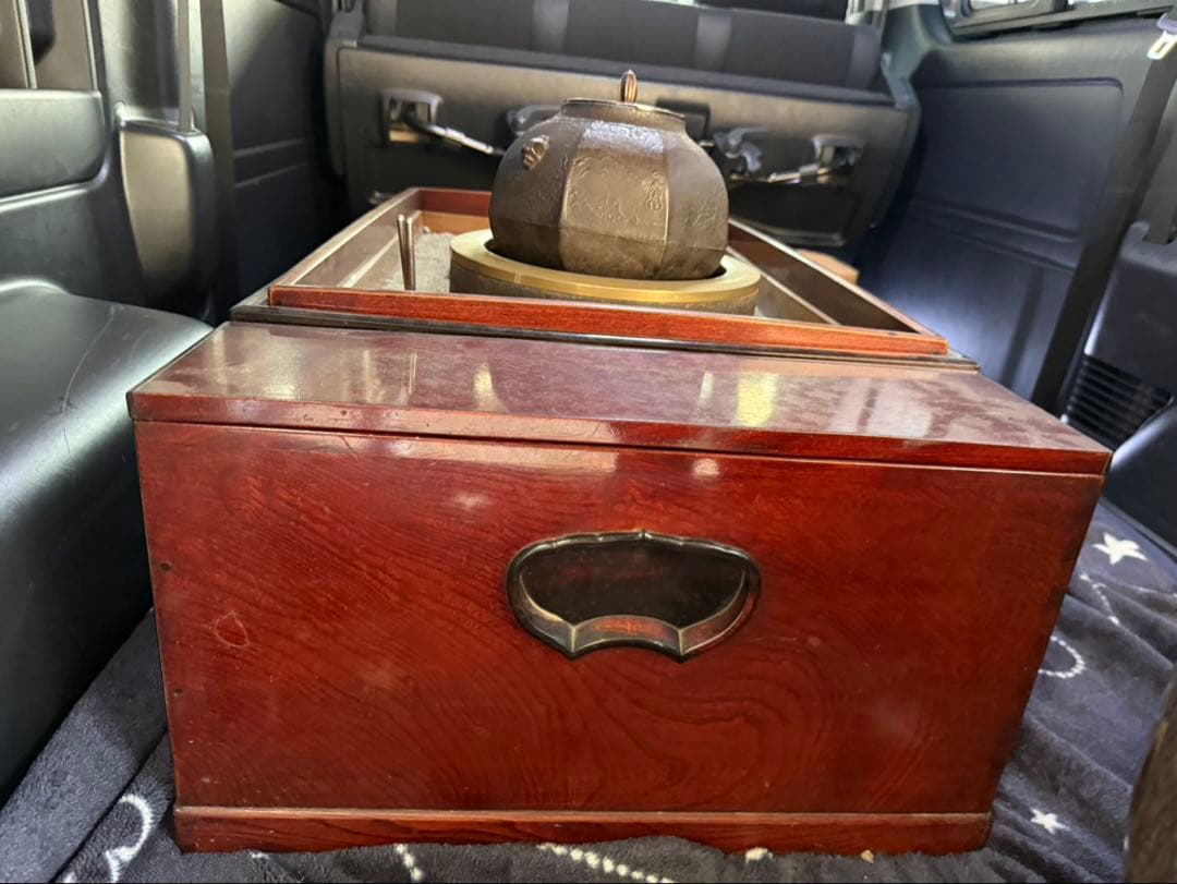 特大・極美品】高級長火鉢 一式 横幅130cm 鉄瓶/灰/五徳/火箸 完備