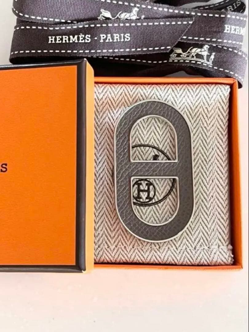 新品] HERMES ブローチ エルメス シェーヌダンクル 保護シール付♪
