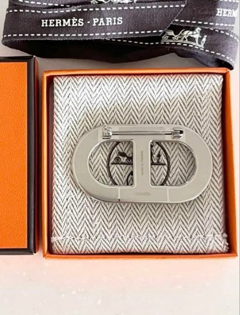 新品] HERMES ブローチ エルメス シェーヌダンクル 保護シール付♪