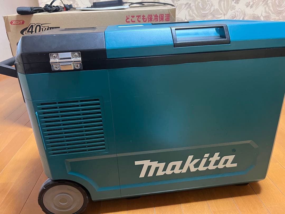 マキタ 充電式保冷温庫 CW004GZO