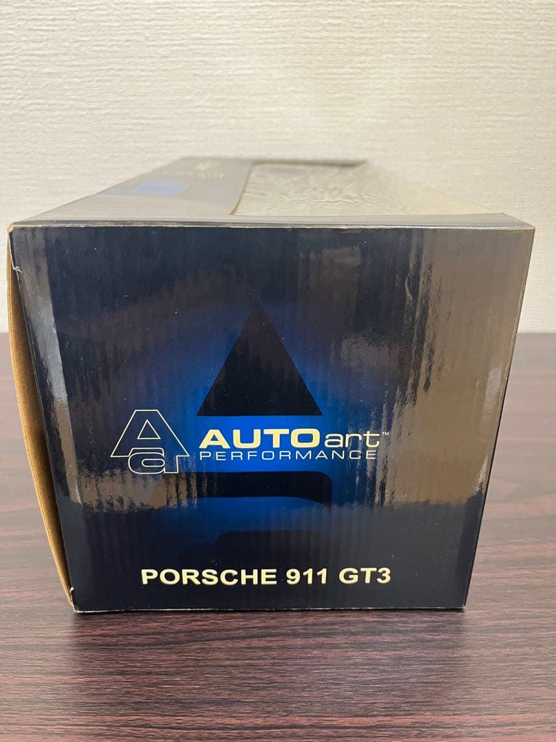 オートアート1/18 ポルシェ911GT3 イエロー