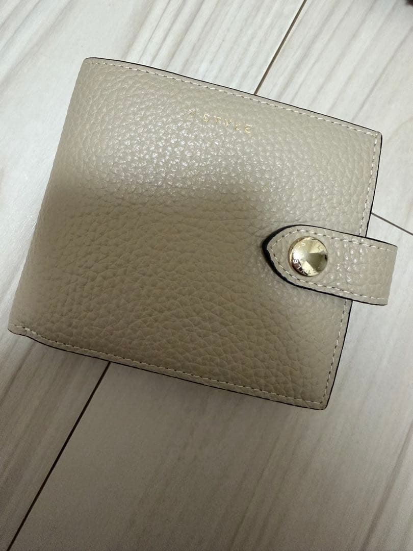 Y-STYLE 魔法の収納 二つ折りウォレット 赤工友里