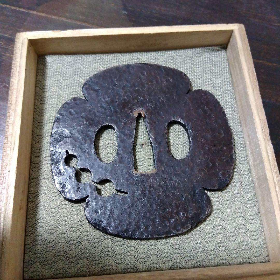 【値下げ】鍔　木瓜形　串団子透かし　打目地模様　明珍派？　桃山〜江戸？　美品