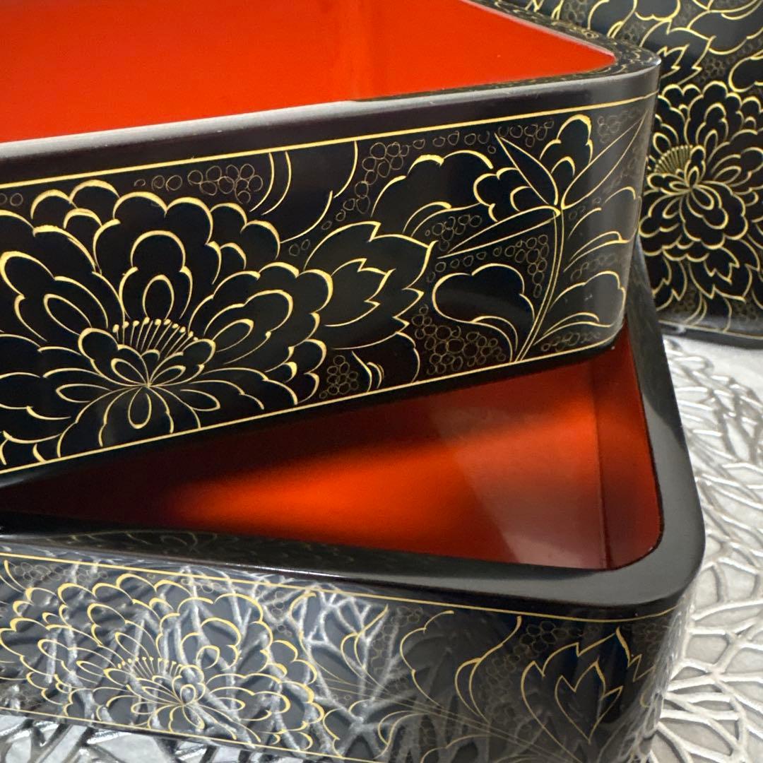 ⭐️輪島塗　布着堅地漆器 二段重箱 漆黒金花模様