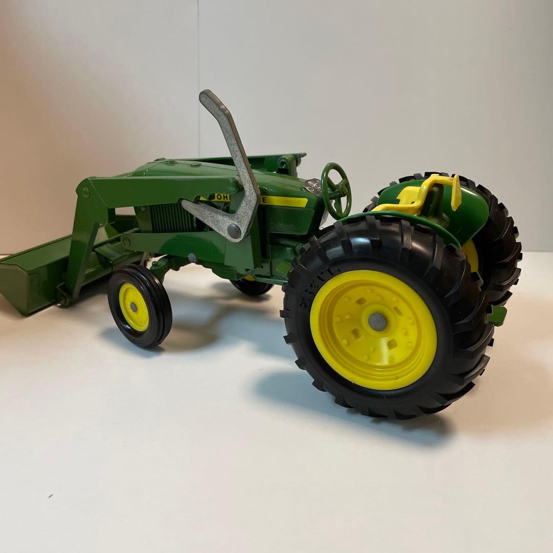 2211.ジョンディアトラクターJD2010 1/16ミニカー
