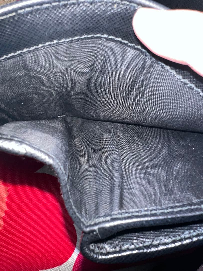 PRADA サフィアーノ二つ折り財布 ブラック