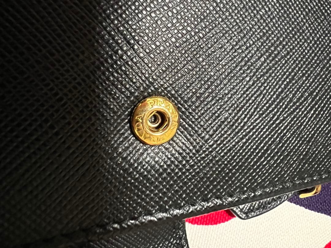 PRADA サフィアーノ二つ折り財布 ブラック