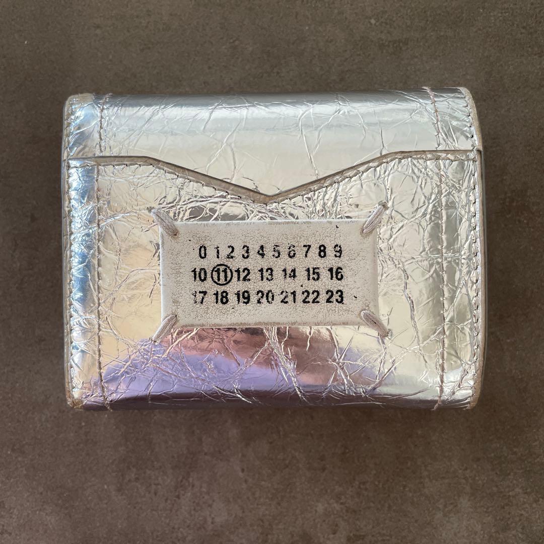 Maison Margiela シルバー 三つ折り財布 - メルカリ