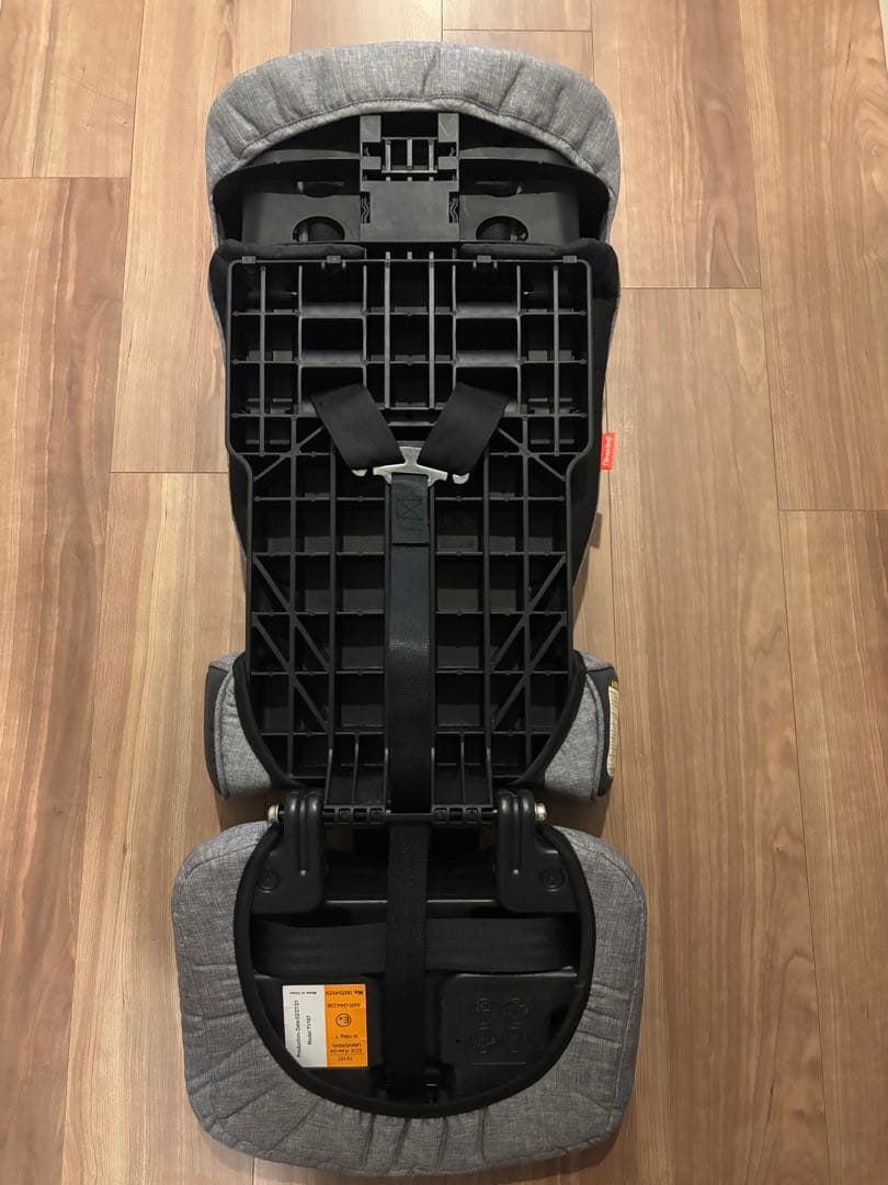 EVO 車用チャイルドシート グレー