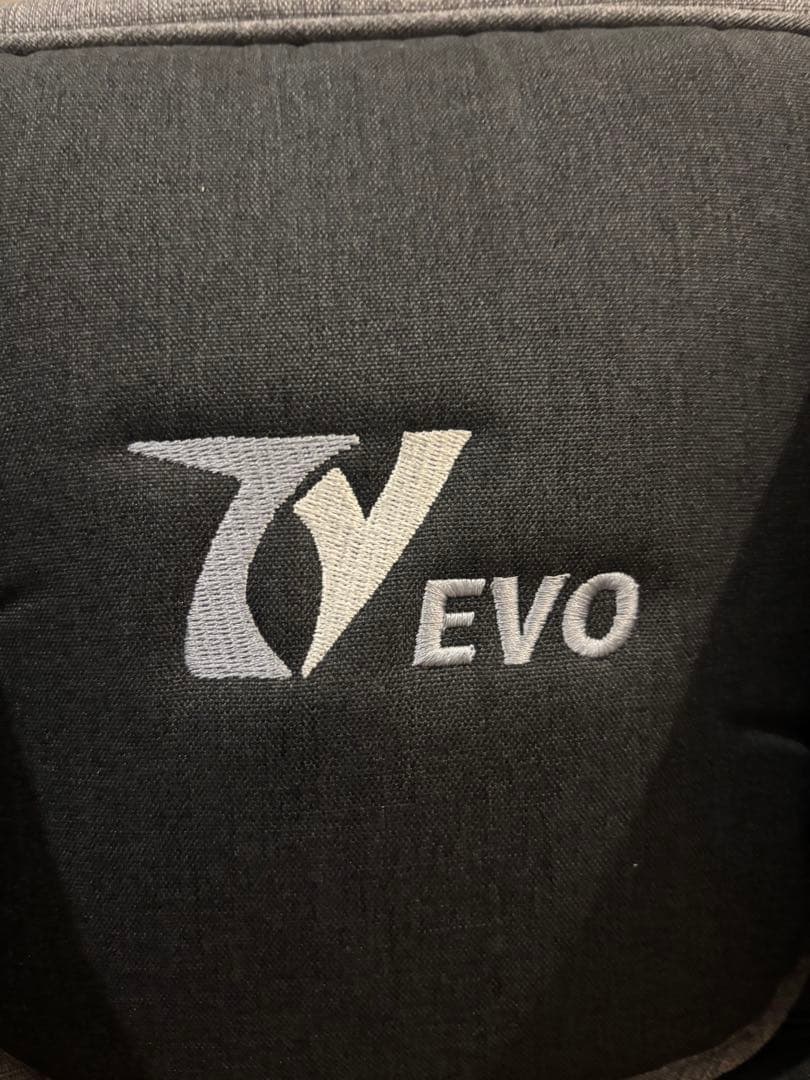 EVO 車用チャイルドシート グレー