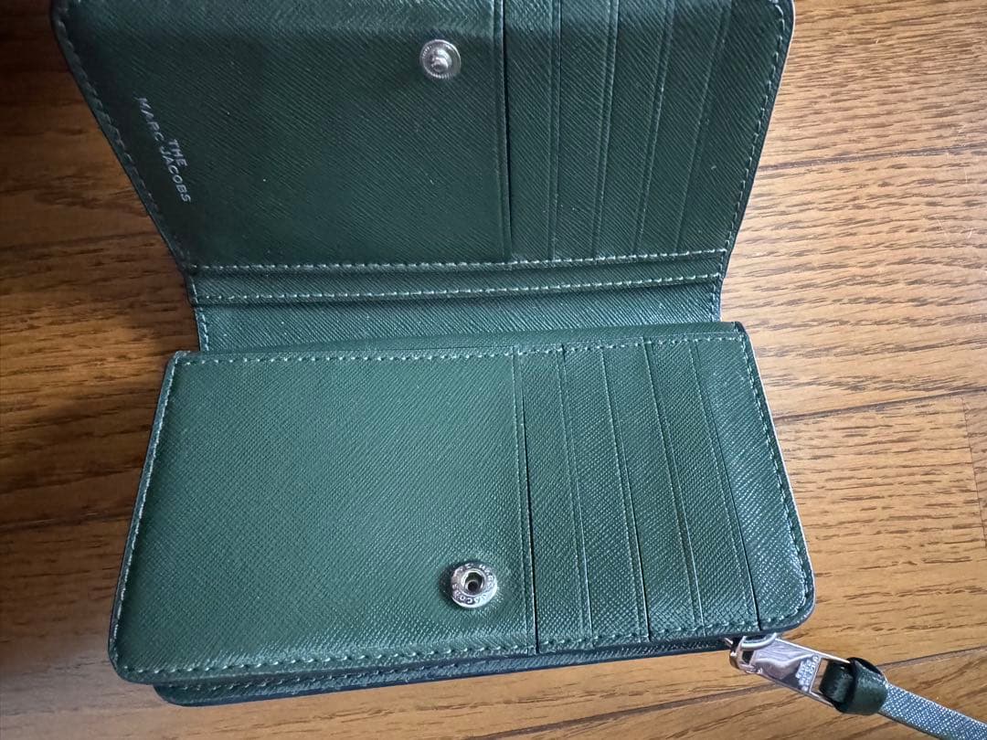 中古　マーケジェイコブス　スヌーピー　ウォレット　財布