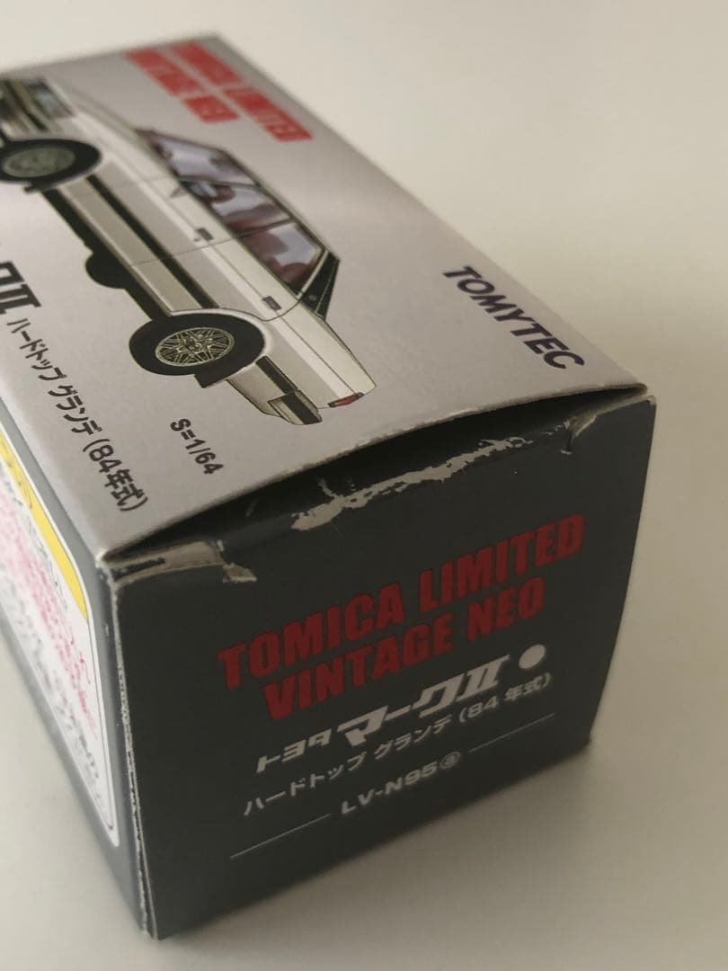 トミーテックリミテッドヴィンテージ　トヨタマークII グランデ84年式　白