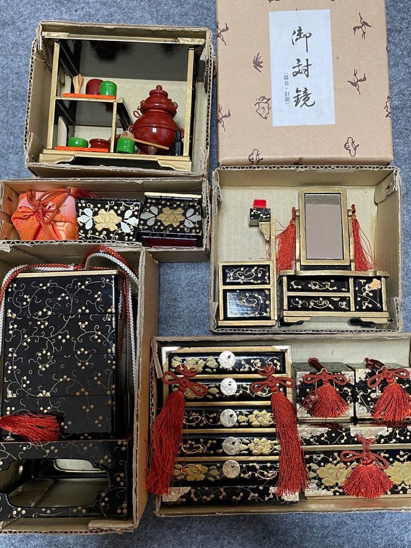 【★ぷーたんママさん専用★】雛人形　お雛様、お内裏様、三人官女、5人囃子のみ