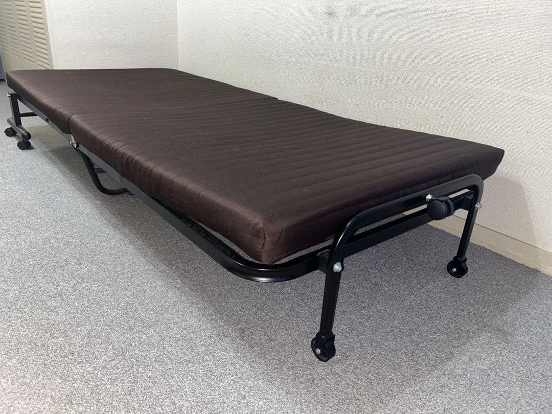 【送料込】アイリスオーヤマ　折りたたみベッド マットレス・キャスター付　シングル IRIS OHYAMA（アイリスオーヤマ） 折りたたみベッド シングル