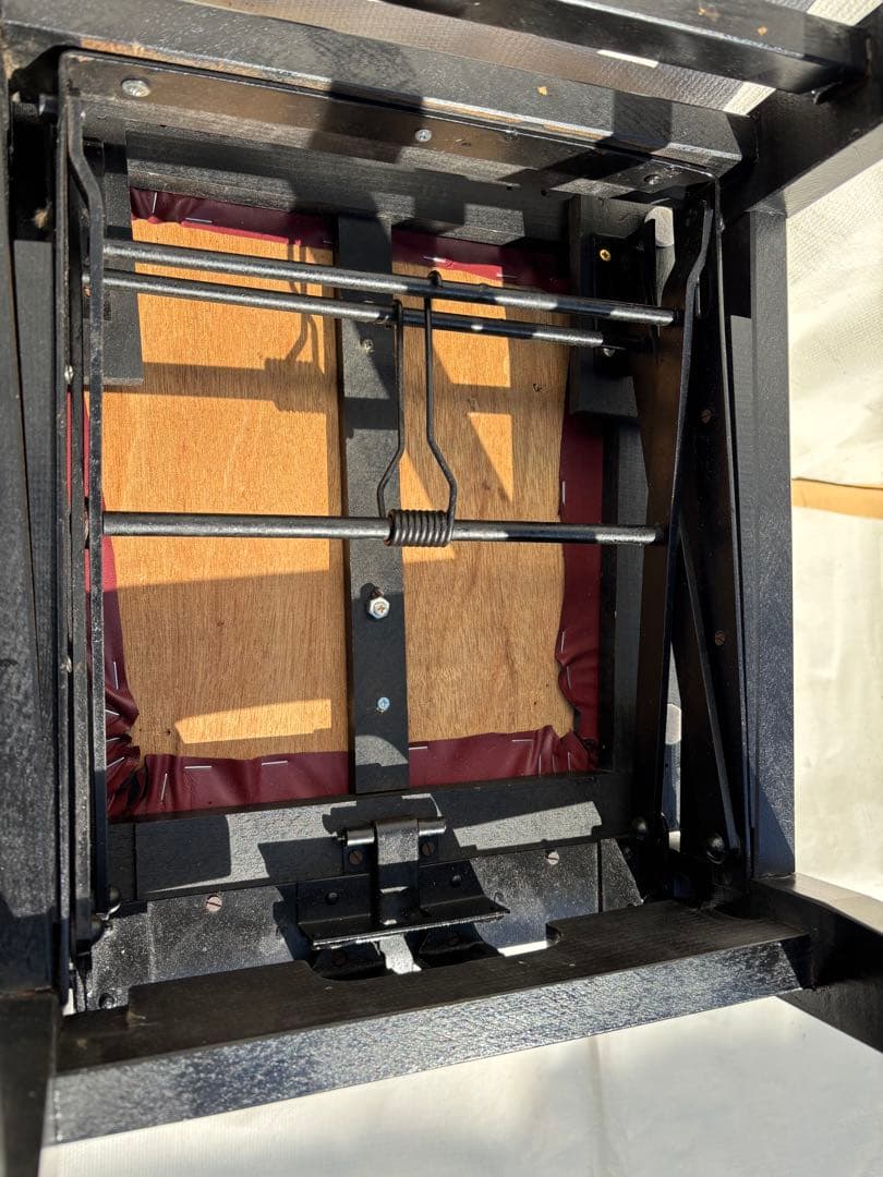 背もたれ付きピアノ椅子 足部フェルト付き 比較的きれい NT