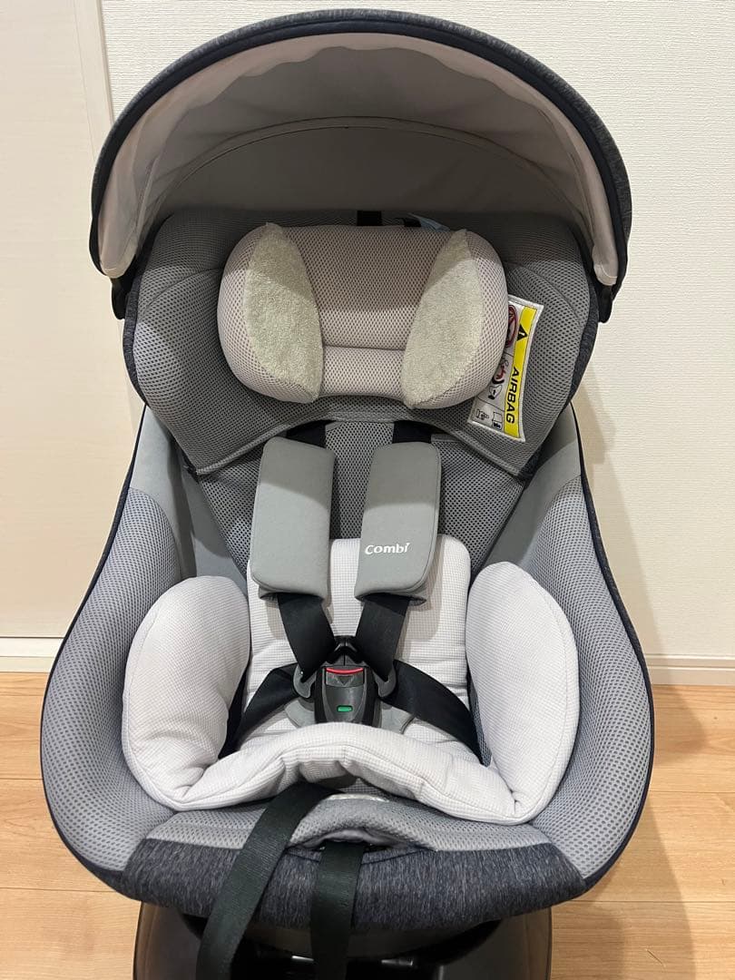 Combi ISOFIXチャイルドシート グレー