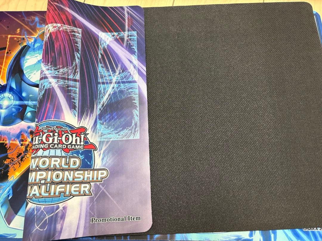 遊戯王北米版公式正規品judgeディメンションアトラクター　プレイマット