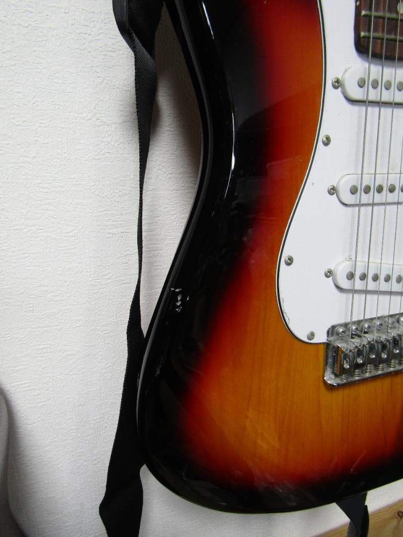 エレキギター Bacchus バッカス ストラトタイプ まぁまぁ美品