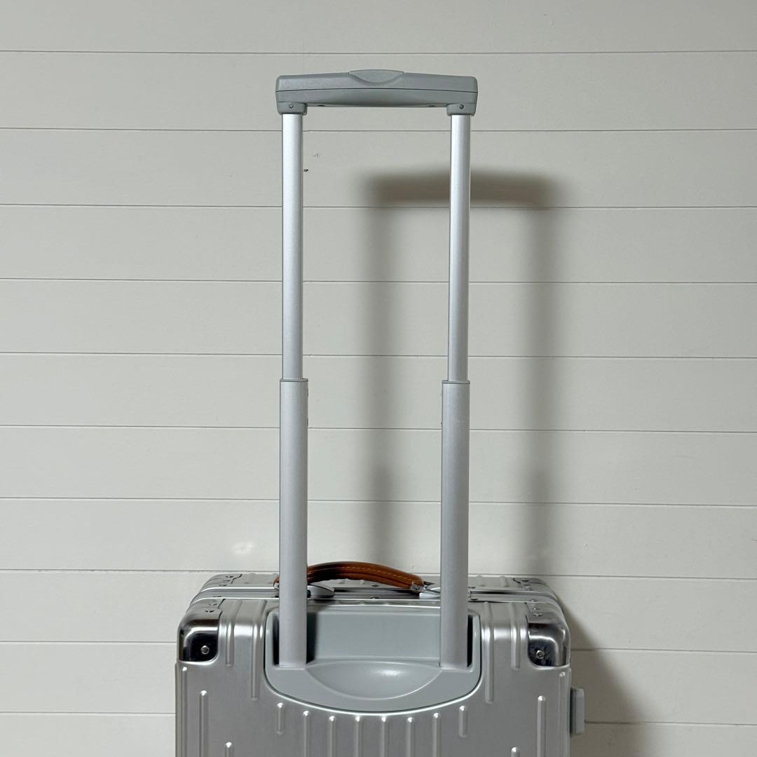 極美品✨イノベーター ステアリングシルバー INV1811 Sサイズ 36L